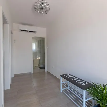 Apartment By The Sea Mastrinka, Ciovo - 21601 *